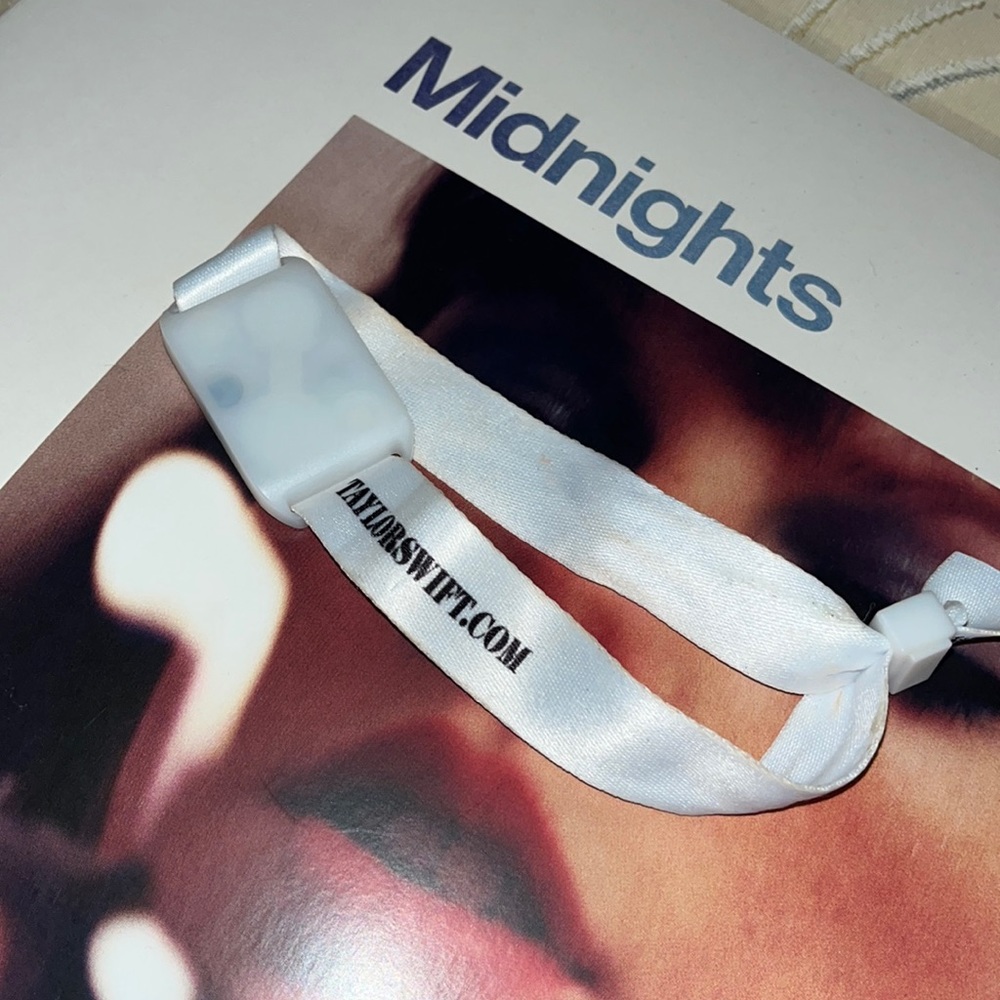 Taylor Swift Era’s Tour Light Up Bracelet